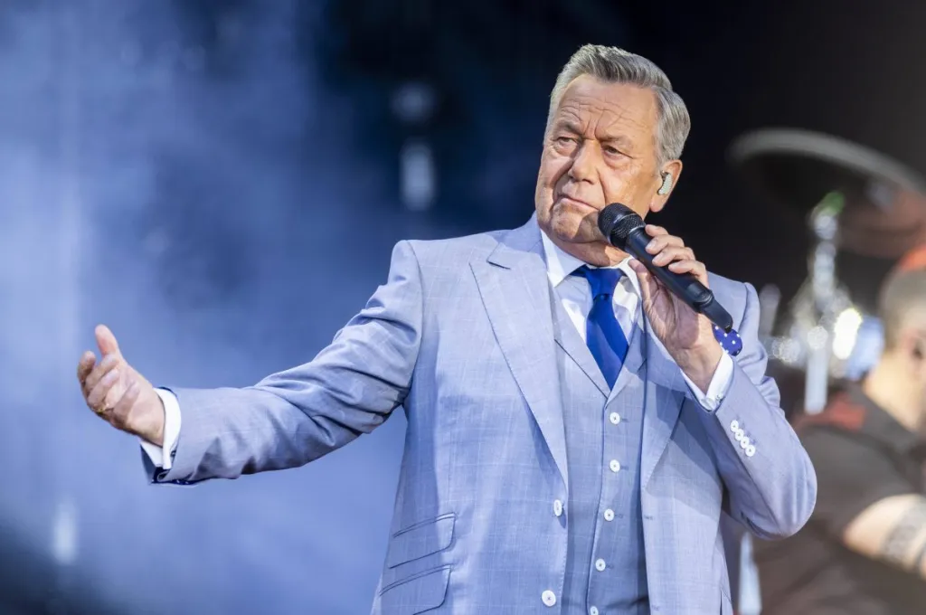Roland Kaiser Schlaganfall: Der stille Kampf und das triumphale Comeback eines Schlagerlegende