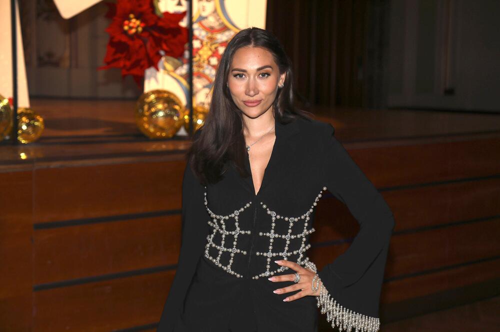 Samira Klampfl: Reise einer Reality-TV-Ikone von der Bachelor-Kandidatin zur selbstbewussten Influencerin Mutter